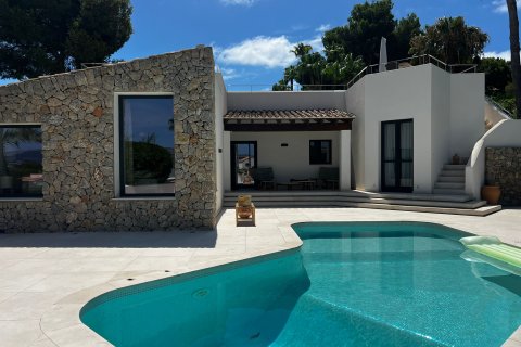 Villa for sale in Santa Ponsa, Mallorca, Spain 4 bedrooms, 290 sq.m. No. 143786 - photo 1