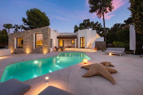 Villa en venta en Santa Ponsa, Mallorca, España 4 dormitorios, 290 m2 No. 143786 - foto 1