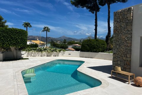 Villa for sale in Santa Ponsa, Mallorca, Spain 4 bedrooms, 290 sq.m. No. 143786 - photo 2