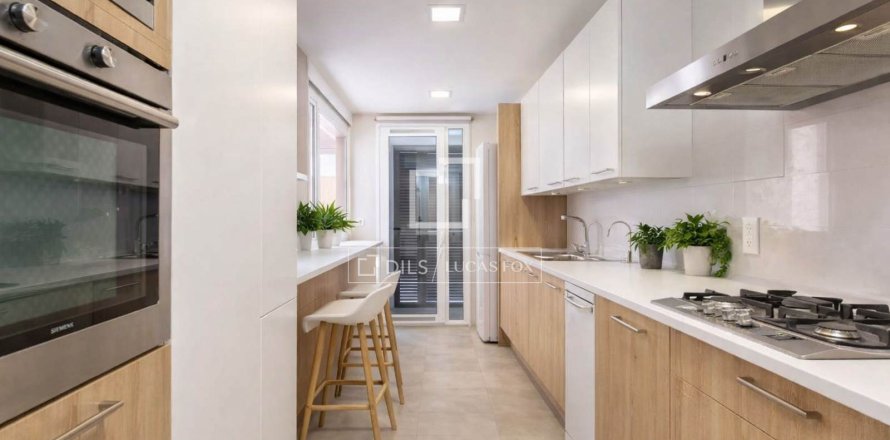 Dzīvoklis Sant Just Desvern, Barcelona, Spānijā 3 istabas, 137 m2 Nr. 150524