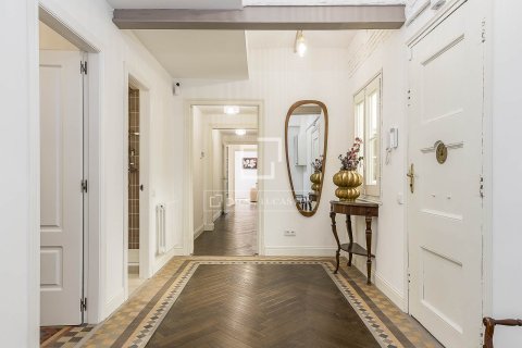 Apartment à vendre à Barcelona, Espagne, 4 chambres, 205 m2 No. 150530 - photo 15