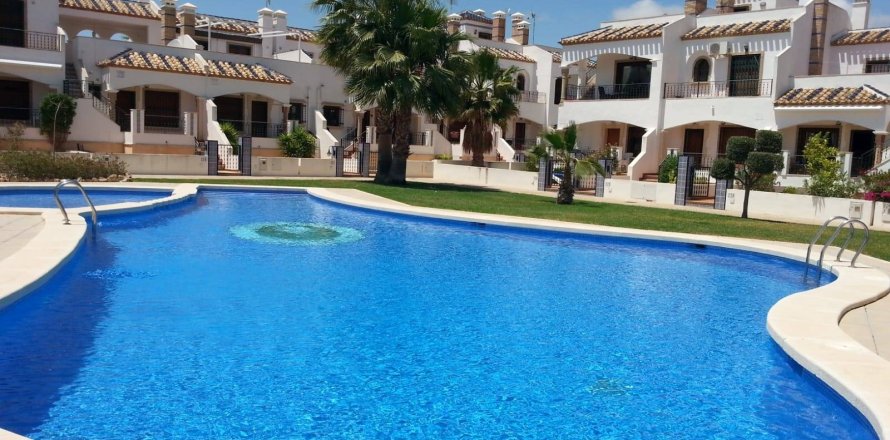 Villetta a schiera a Villamartin, Alicante, Spagna 2 camere da letto, 90 mq. N° 155599
