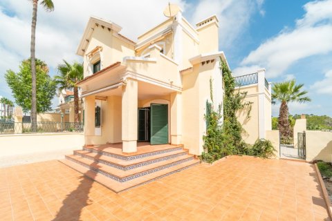 Villa for sale in Alicante, Spain 3 bedrooms, 125 sq.m. No. 145388 - photo 1