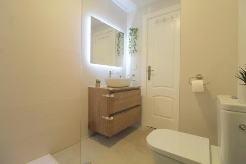 Huoneisto myytävänä Torrevieja, Alicante, Espanja, 3 makuuhuonetta, 84 m2 No. 145389 - kuva 26