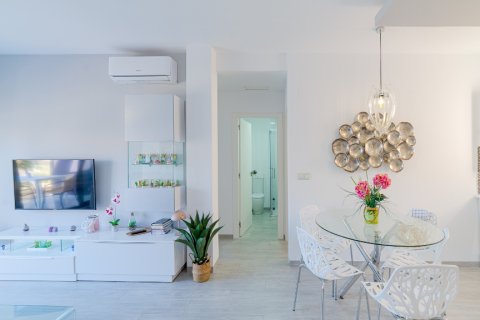 Продажа квартиры в Миль Пальмерас, Аликанте, Испания 2 спальни, 76м2 №145392 - фото 17