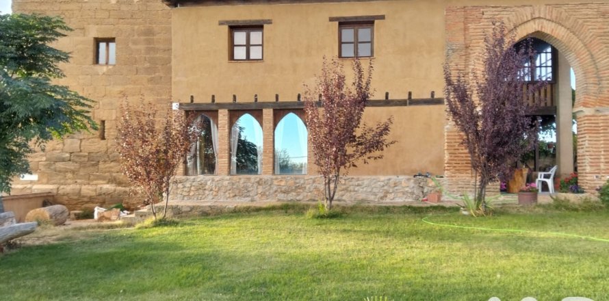 Propiedad comercial en León, España 727 m2 No. 152617