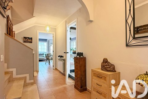 Продажа дома в Вилафранка-дель-Пенедес, Барселона, Испания 5 спален, 256м2 №152616 - фото 4