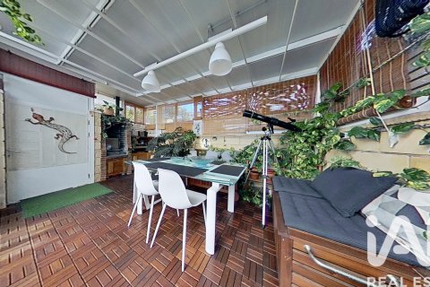 Radhus till salu i El Campello, Alicante, Spanien 3 sovrum, 125 kvm. Nr. 152620 - foto 8