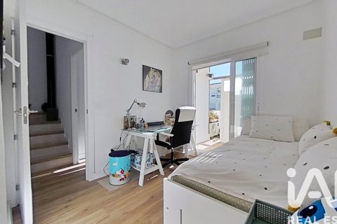 Radhus till salu i El Campello, Alicante, Spanien 3 sovrum, 125 kvm. Nr. 152620 - foto 26