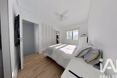 Radhus till salu i El Campello, Alicante, Spanien 3 sovrum, 125 kvm. Nr. 152620 - foto 11