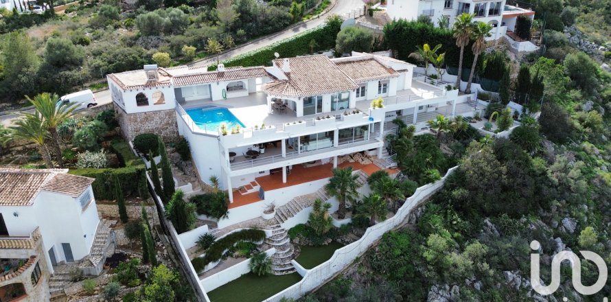 Hus i Pego, Alicante, Spanien 5 sovrum, 427 kvm. Nr. 153026