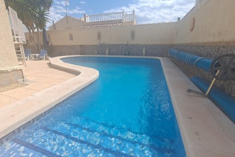 Villa pārdošanā Villamartin, Alicante, Spānijā 3 istabas, 99 m2 Nr. 189399 - attēls 2