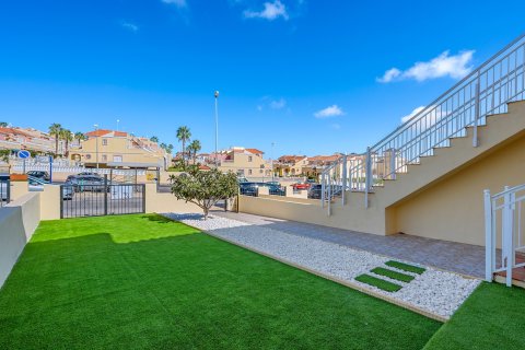 Apartment for sale Alicante, Spain 3 bedrooms, 70 sq.m. No. 137906 - photo 3
