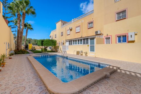 Apartment for sale Alicante, Spain 3 bedrooms, 70 sq.m. No. 137906 - photo 6