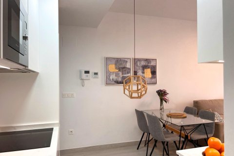 Apartment for sale Torrevieja, Alicante, Spain 2 bedrooms, 75 sq.m. No. 137902 - photo 3