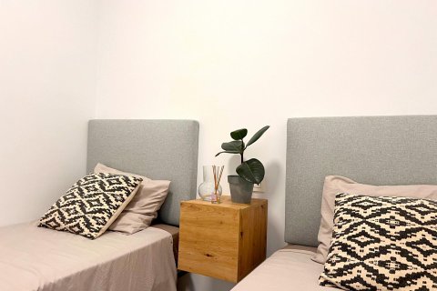 Apartment for sale Torrevieja, Alicante, Spain 2 bedrooms, 75 sq.m. No. 137902 - photo 12