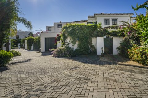 House for sale Marbella, Malaga, Spain 3 bedrooms, 226 sq.m. No. 107278 - photo 4