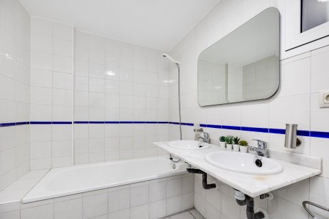 Apartment à vendre à Alicante, Espagne, 2 chambres, 121 m2 No. 156106 - photo 17