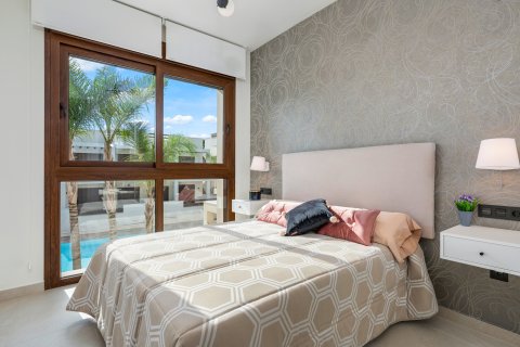 Bungalow zum Verkauf Torrevieja, Alicante, Spanien 2 Schlafzimmer, 97 m2 Nr. 134592 - Foto 12