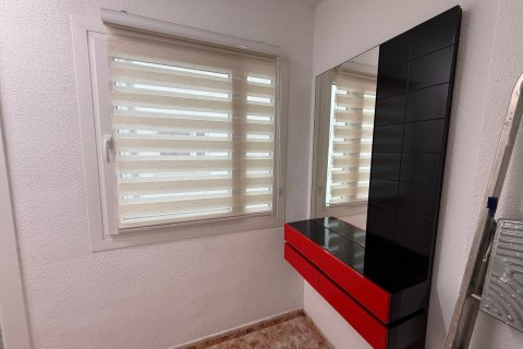 Apartament w Torrevieja, Alicante, Hiszpania 1 sypialnia, 79 mkw. nr 194188 – zdjęcie 21