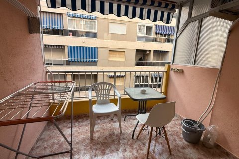 Apartament w Torrevieja, Alicante, Hiszpania 1 sypialnia, 79 mkw. nr 194188 – zdjęcie 17