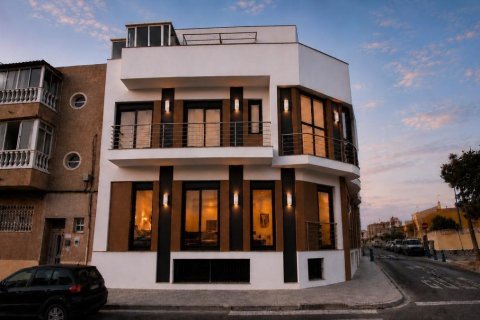 Apartamento en venta en Torrevieja, Alicante, España 26.68 m2 No. 194190 - foto 2