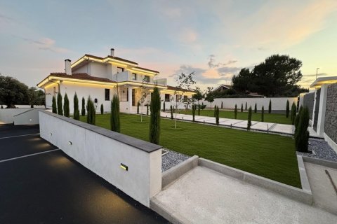 Huvila myytävänä Valdemorillo, Madrid, Espanja, 6 makuuhuonetta, 586 m2 No. 194185 - kuva 3