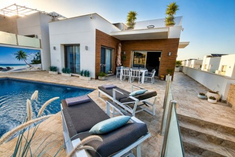 Villa i San Miguel de Salinas, Alicante, Spanien 3 sovrum, 262 kvm. Nr. 190184