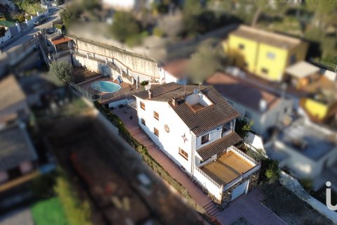 Hus till salu i Vilanova Del Valles, Barcelona, Spanien 6 sovrum, 340 kvm. Nr. 153635 - foto 28