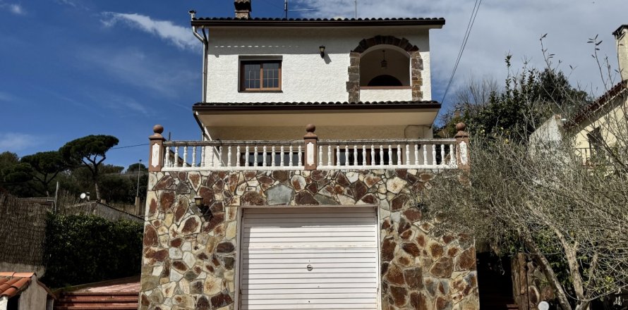 Hus i Vilanova Del Valles, Barcelona, Spanien 6 sovrum, 340 kvm. Nr. 153635