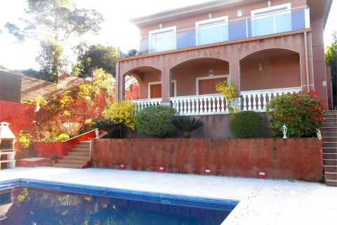 Дом в Льорет-де-Мар, Герона, Испания 4 спальни, 828м2 №153636