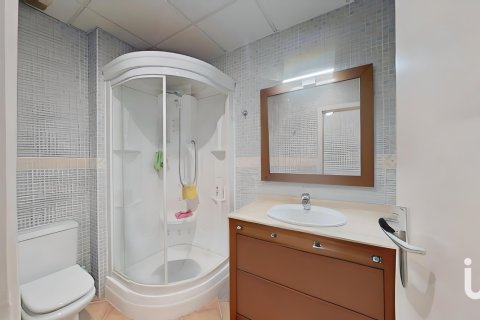 Liikekiinteistö myytävänä Vilanova i la Geltru, Barcelona, Espanja, 3 makuuhuonetta, 110 m2 No. 153632 - kuva 16