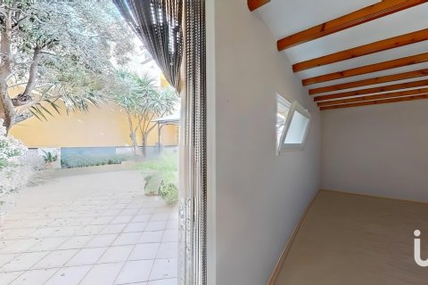 Liikekiinteistö myytävänä Vilanova i la Geltru, Barcelona, Espanja, 3 makuuhuonetta, 110 m2 No. 153632 - kuva 21
