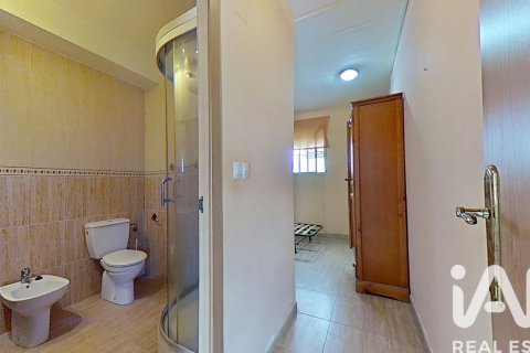 House for sale in Castellon de la Plana, Castellon, Spain 3 bedrooms, 120 sq.m. No. 185061 - photo 18