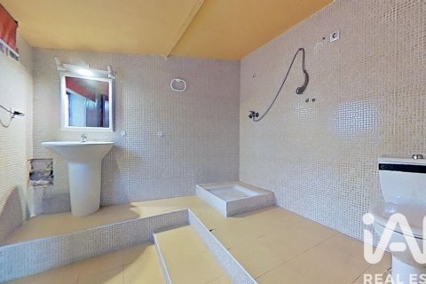 House for sale in Castellon de la Plana, Castellon, Spain 3 bedrooms, 120 sq.m. No. 185061 - photo 15
