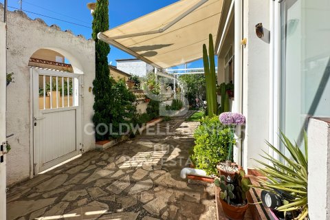 House for sale in L'Escala, Girona, Spain 4 bedrooms, 122 sq.m. No. 157853 - photo 23