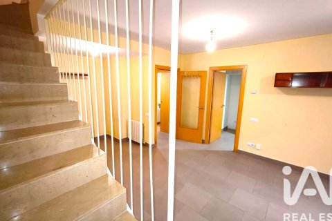 Kattohuoneisto myytävänä Rubi, Barcelona, Espanja, 2 makuuhuonetta, 122 m2 No. 152455 - kuva 3