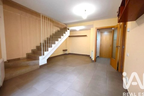 Kattohuoneisto myytävänä Rubi, Barcelona, Espanja, 2 makuuhuonetta, 122 m2 No. 152455 - kuva 2