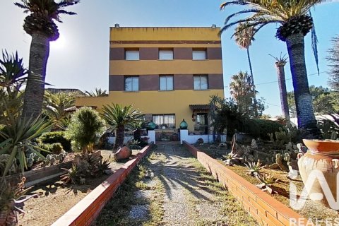 House for sale in Valls, Tarragona, Spain 5 bedrooms, 723 sq.m. No. 152456 - photo 1