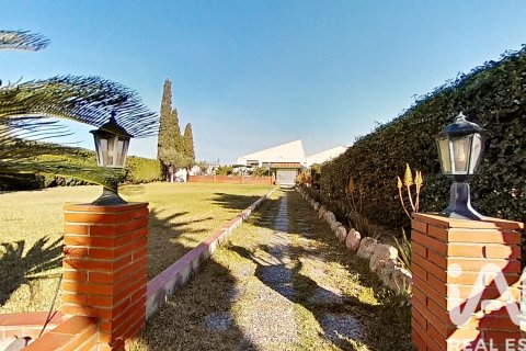 House for sale in Valls, Tarragona, Spain 5 bedrooms, 723 sq.m. No. 152456 - photo 7