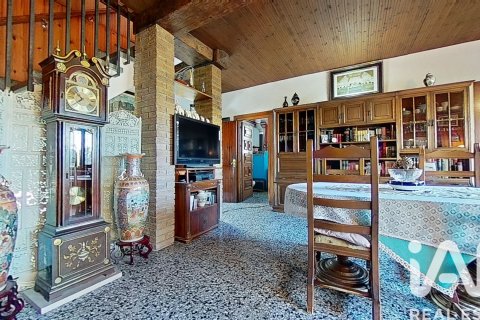 House for sale in Valls, Tarragona, Spain 5 bedrooms, 723 sq.m. No. 152456 - photo 16