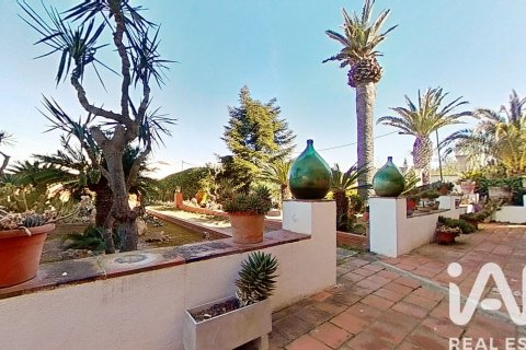 House for sale in Valls, Tarragona, Spain 5 bedrooms, 723 sq.m. No. 152456 - photo 8