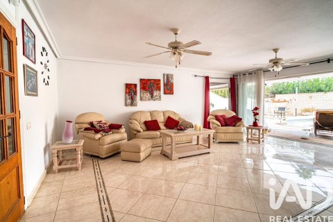 Talo myytävänä Villamartin, Alicante, Espanja, 4 makuuhuonetta, 265 m2 No. 152454 - kuva 7