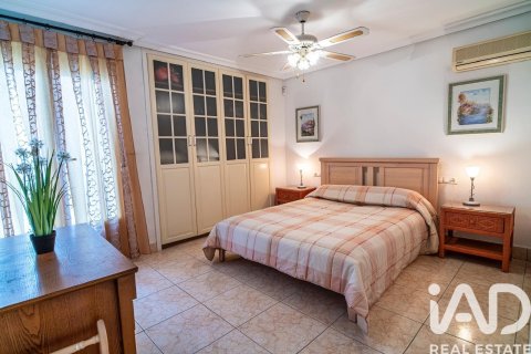 Talo myytävänä Villamartin, Alicante, Espanja, 4 makuuhuonetta, 265 m2 No. 152454 - kuva 15