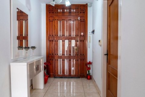 Talo myytävänä Villamartin, Alicante, Espanja, 4 makuuhuonetta, 265 m2 No. 152454 - kuva 2