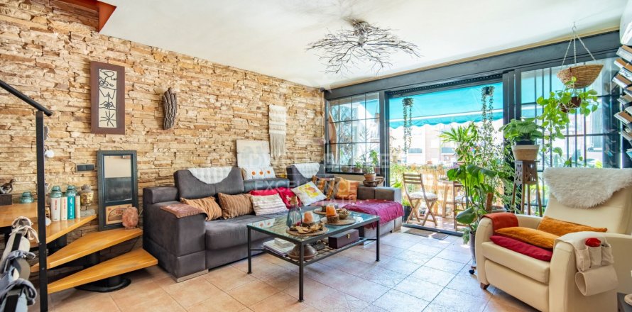Bliźniak w Valencia, Hiszpania 3 sypialnie, 141 mkw. nr 157501
