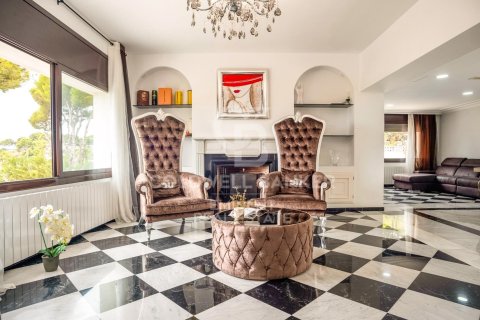Продажа дома в Кастельдефельс, Барселона, Испания 9 спален, 650м2 №157504 - фото 15