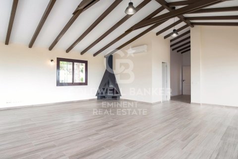 House for sale in Castelldefels, Barcelona, Spain 9 bedrooms, 650 sq.m. No. 157504 - photo 9