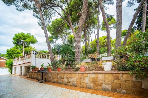 House for sale in Castelldefels, Barcelona, Spain 9 bedrooms, 650 sq.m. No. 157504 - photo 4