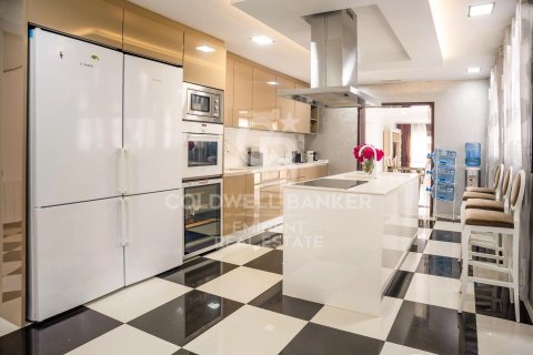 House for sale in Castelldefels, Barcelona, Spain 9 bedrooms, 650 sq.m. No. 157504 - photo 16